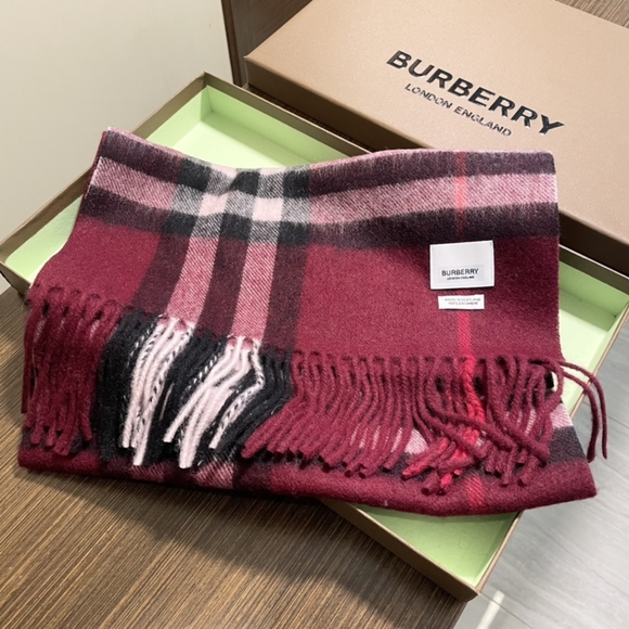 burberry scarf - Picture 6 of 8